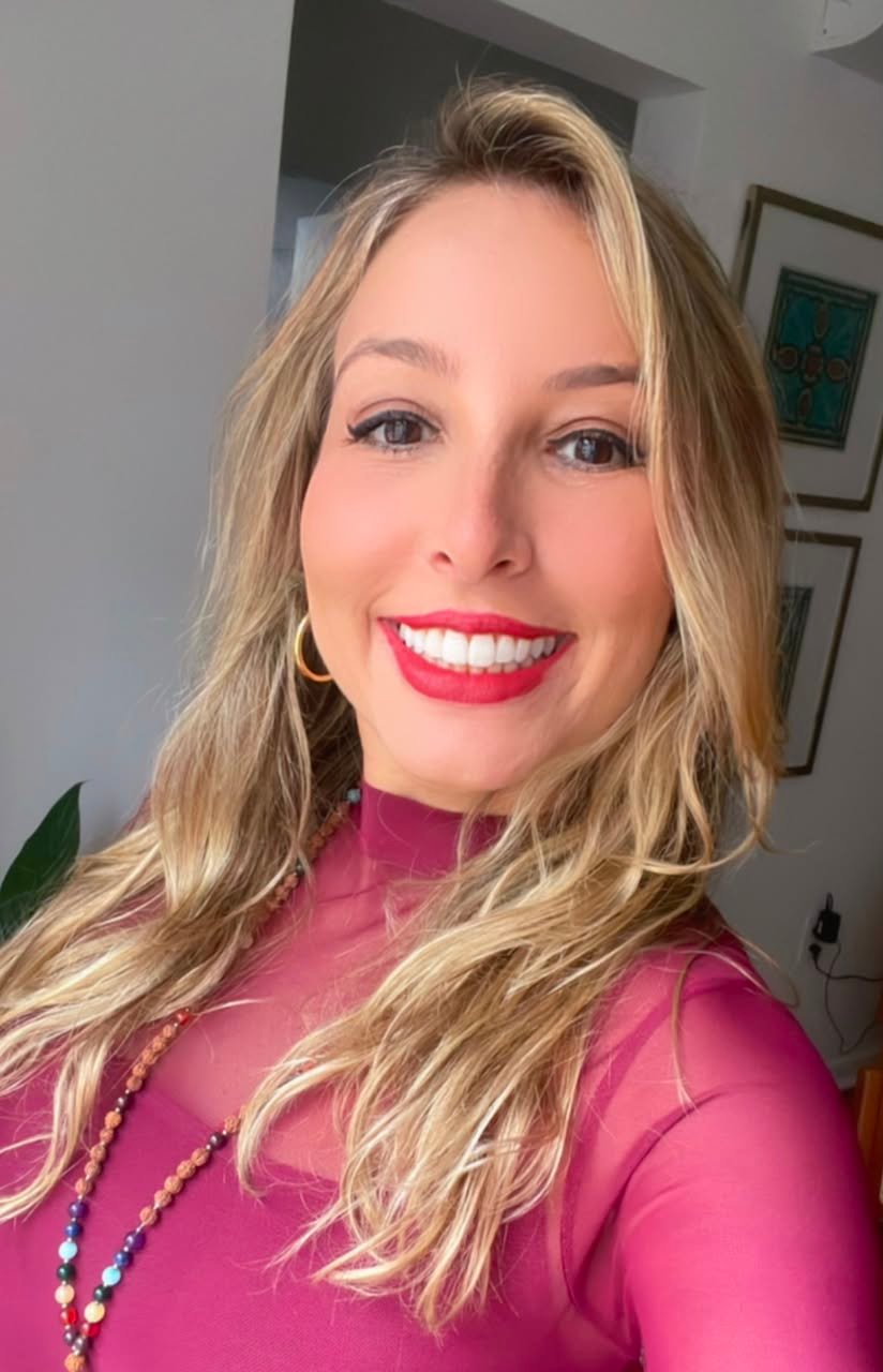 Dra. Andréia Cascaes Cruz